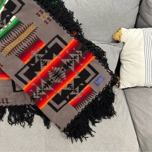 Vintage Pendleton Southwest Wool Fringe Throw Blanket USA